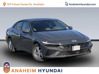 New 2025 Hyundai Elantra SE