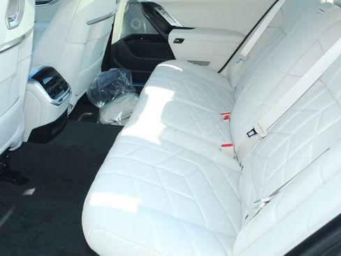 New 2026 BMW i7 xDrive60 w/ Executive Package image 22