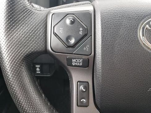 Used 2022 Toyota Tacoma TRD Sport AWD/4WD image 21