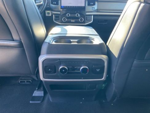Used 2024 Ford Expedition Max XLT image 25