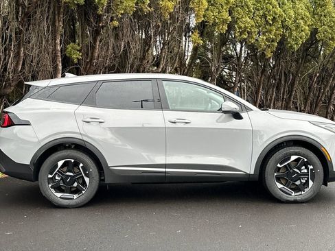 New 2026 Kia Sportage S image 2