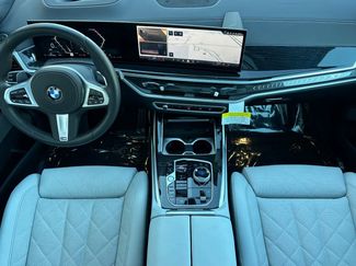 Used 2025 BMW X7 xDrive40i w/ Executive Package video 3