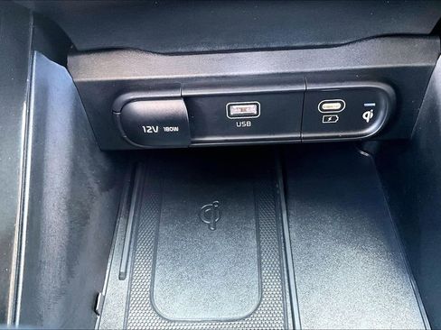 Used 2025 Kia Telluride S image 33