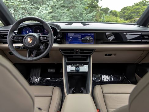 New 2026 Porsche Macan 4 Electric AWD/4WD image 41