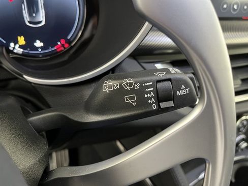 Used 2025 Alfa Romeo Stelvio Sprint w/ Convenience Package image 24