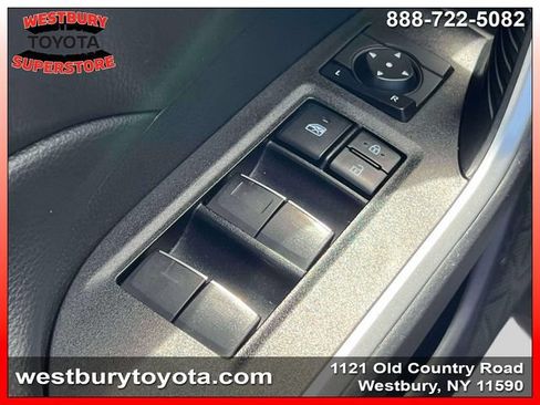 Used 2022 Toyota RAV4 XLE w/ Convenience Package AWD/4WD image 21