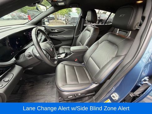 Used 2024 Buick Envista Sport Touring w/ Convenience I Package FWD image 21