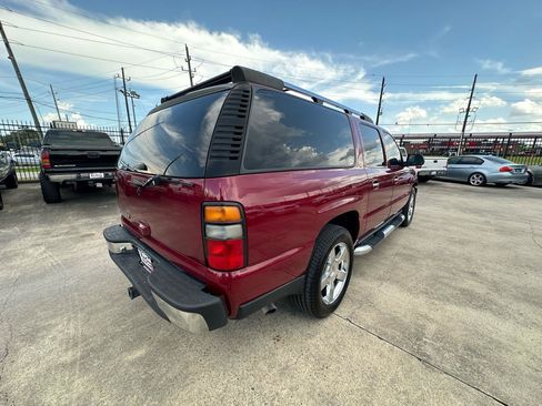 Used 2006 Chevrolet Suburban LTZ w/ Preferred Equipment Group AWD/4WD image 5