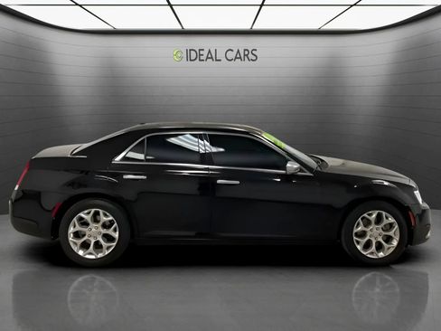 Used 2017 Chrysler 300 C Platinum AWD/4WD image 4