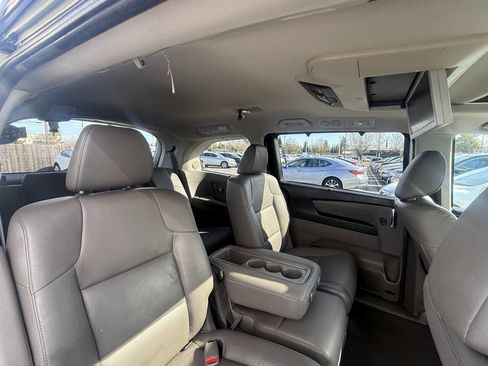 Used 2016 Honda Odyssey Touring Elite image 19