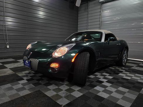 Used 2009 Pontiac Solstice Convertible w/ Premium Package RWD image 31