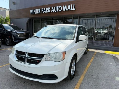 Used 2012 Dodge Grand Caravan SXT FWD image 1