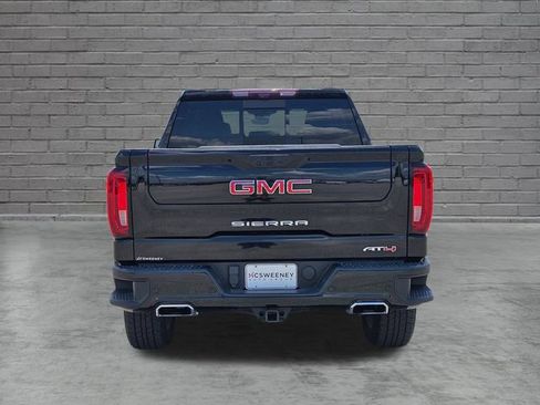 Used 2024 GMC Sierra 1500 AT4 w/ Technology Package AWD/4WD image 4