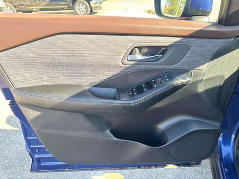 Used 2023 Nissan Rogue SV image 23