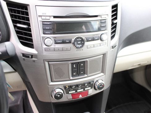 Used 2011 Subaru Outback 2.5i Premium AWD/4WD image 15