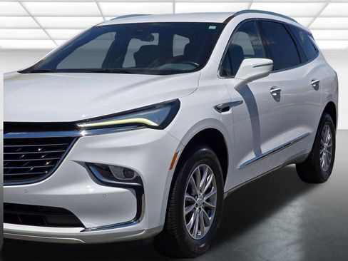 Certified 2023 Buick Enclave Essence FWD image 50