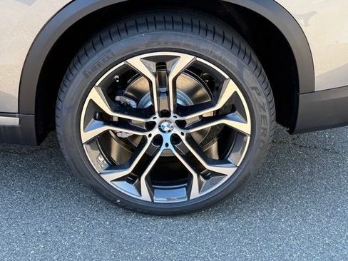 Used 2026 BMW X5 sDrive40i w/ Premium Package RWD image 13