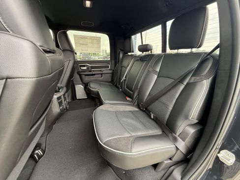 New 2026 RAM 2500 Laramie AWD/4WD image 16