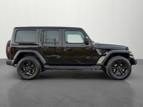 Used 2023 Jeep Wrangler Unlimited Sahara image 8