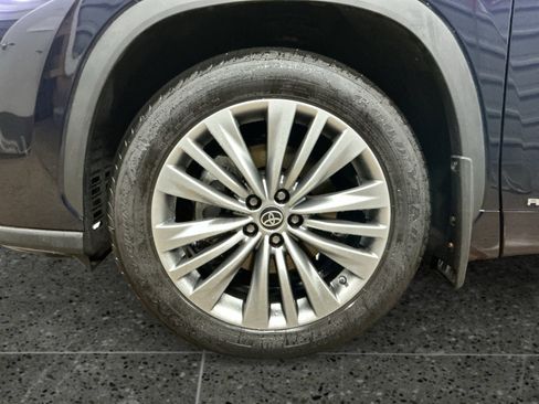Used 2023 Toyota Highlander Platinum AWD/4WD image 14