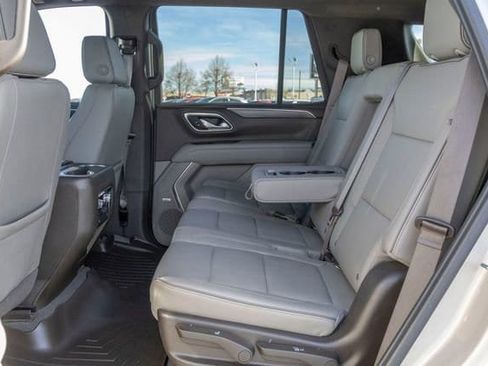 Used 2022 GMC Yukon SLT w/ SLT Luxury Package AWD/4WD image 8