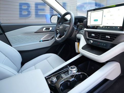 New 2026 Ford Explorer Platinum image 19