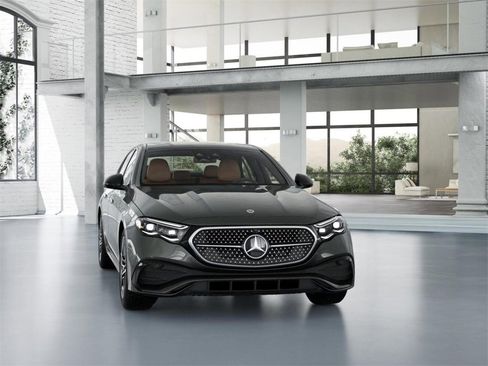 New 2026 Mercedes-Benz E 450 4MATIC Sedan image 8