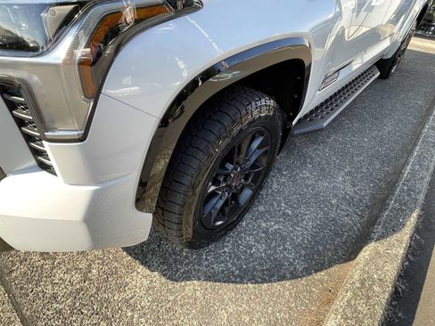 Used 2025 Toyota Tundra Platinum w/ TRD Off-Road Package AWD/4WD image 8