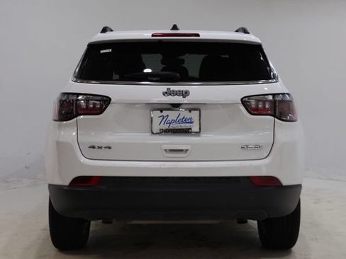 Used 2025 Jeep Compass Latitude w/ Sun & Sound Group AWD/4WD image 6