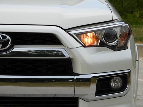 Used 2018 Toyota 4Runner Limited RWD image 43