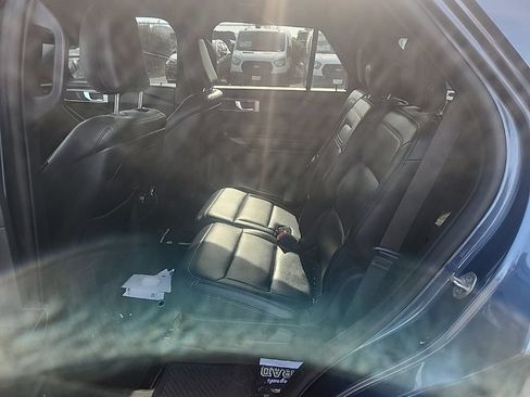 Used 2020 Ford Explorer XLT w/ Equipment Group 202A AWD/4WD image 19