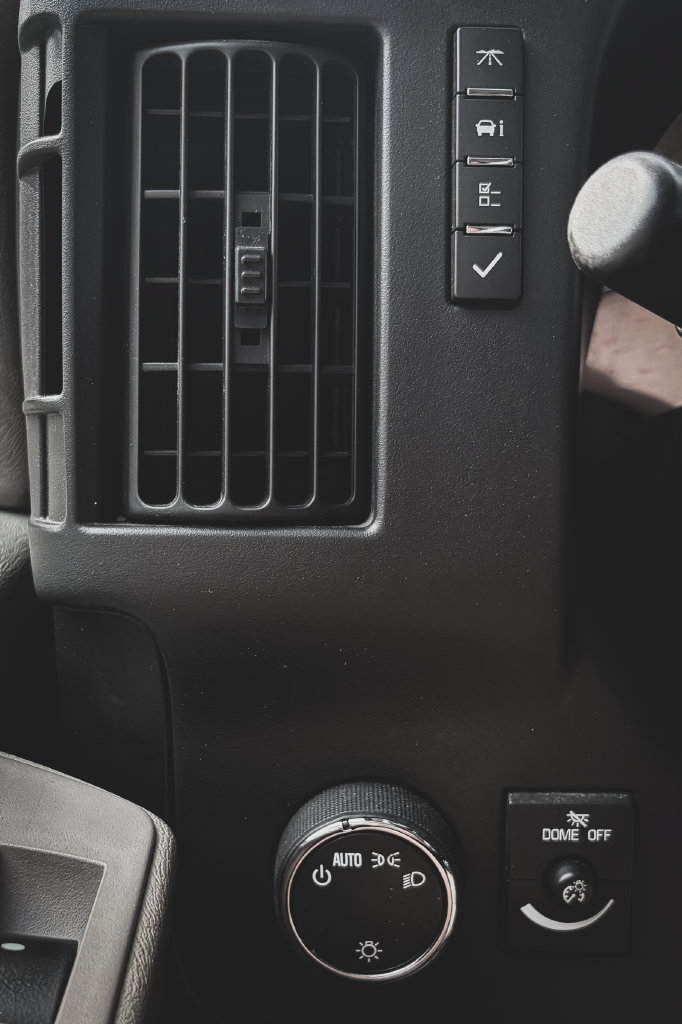 Used 2012 GMC Savana 2500 RWD image 8