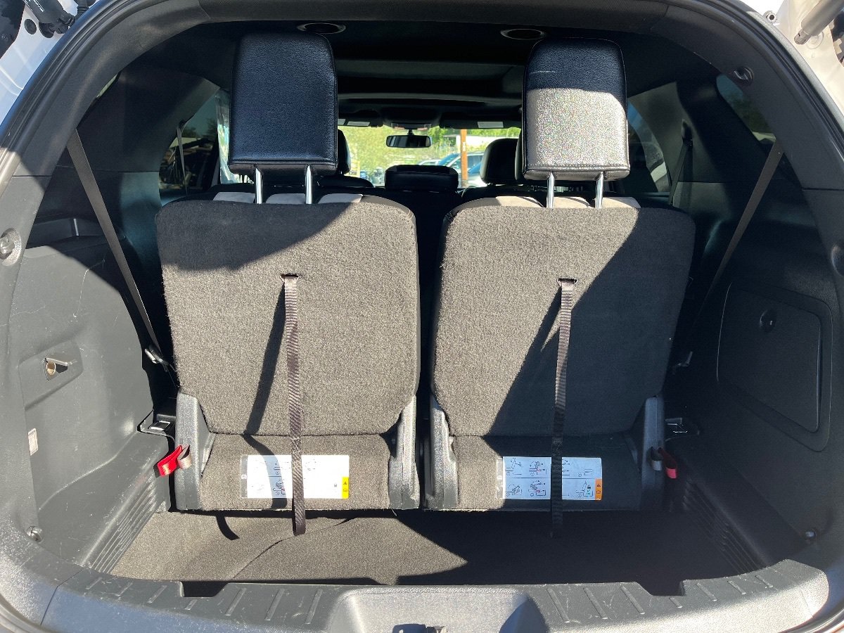 Used 2017 Ford Explorer XLT w/ Equipment Group 202A FWD image 33