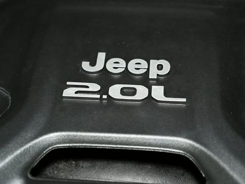 Used 2020 Jeep Wrangler Unlimited Sahara image 18