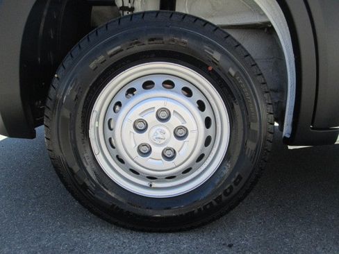 Used 2026 RAM ProMaster 2500 w/ Convenience Group FWD image 8