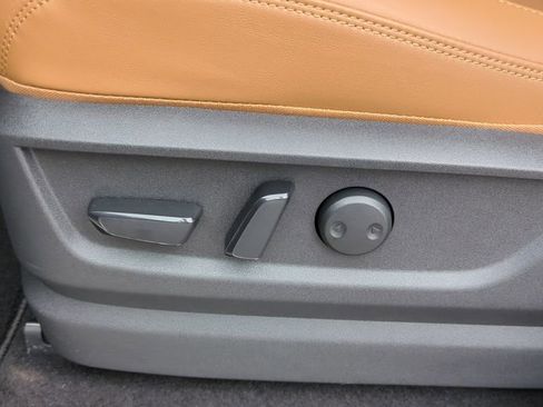 New 2026 Nissan Armada SL w/ Captain's Chari Seat Package image 12