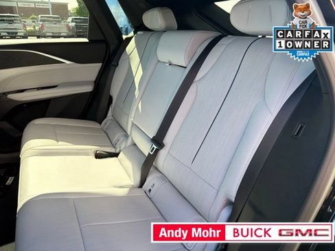 Used 2025 Cadillac Lyriq Sport AWD/4WD image 18