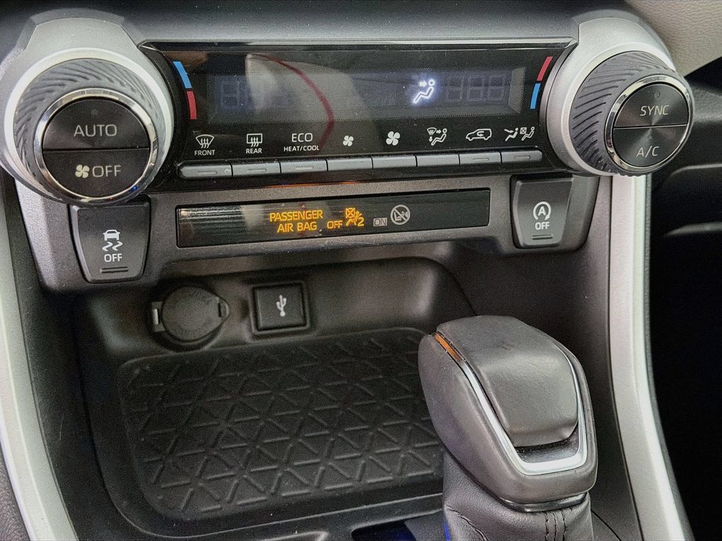 Used 2021 Toyota RAV4 XLE Premium FWD image 20