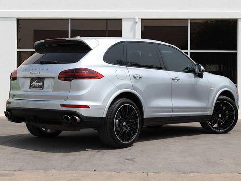 Used 2017 Porsche Cayenne S AWD/4WD image 9