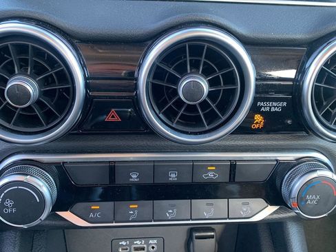 Used 2023 Nissan Sentra SV image 8