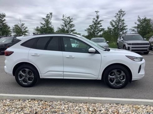 Used 2023 Ford Escape ST-Line Select AWD/4WD image 4