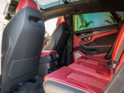 Used 2024 Lamborghini Urus S image 33