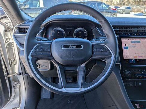 Certified 2024 Jeep Grand Cherokee L Limited w/ Luxury Tech Group II image 17