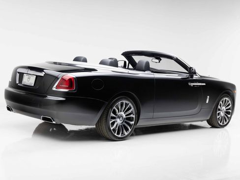 Used 2019 Rolls-Royce Dawn RWD image 11