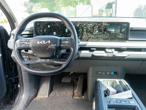 Used 2024 Kia EV9 Wind AWD/4WD image 15