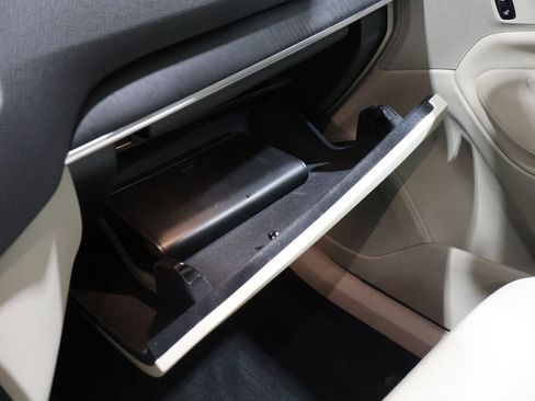 Used 2020 Volvo XC90 T6 Momentum image 35