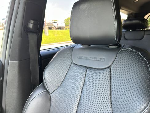 Used 2023 Jeep Grand Cherokee L Overland w/ Luxury Tech Group IV image 21