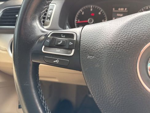 Used 2013 Volkswagen Passat TDI SE FWD image 21
