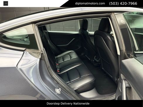 Used 2023 Tesla Model 3 Performance image 22