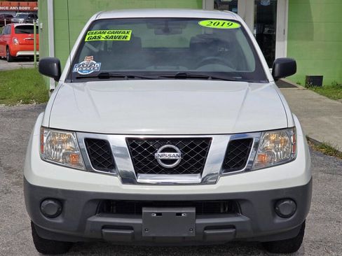 Used 2019 Nissan Frontier S image 2
